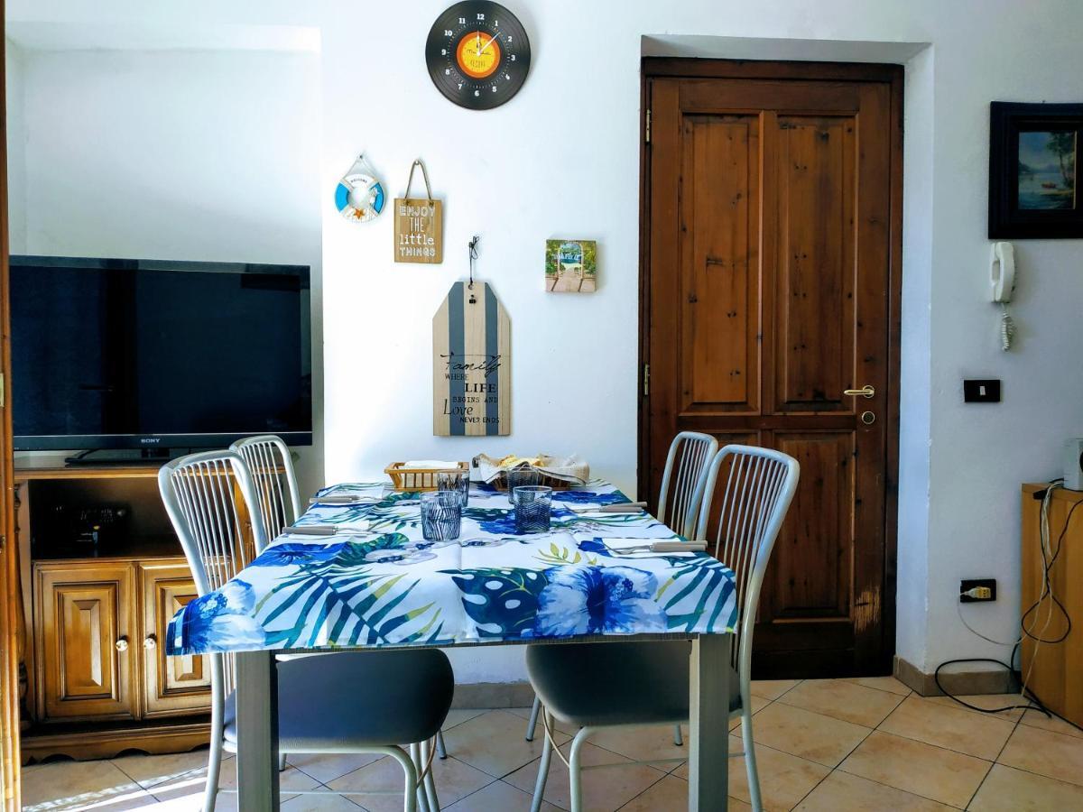 Casa Marina Apartment แวร์บาเนีย ภายนอก รูปภาพ