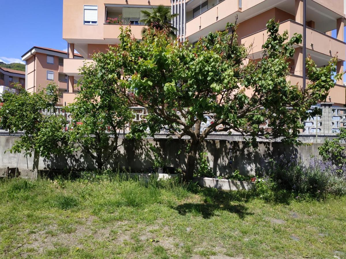 Casa Marina Apartment แวร์บาเนีย ภายนอก รูปภาพ